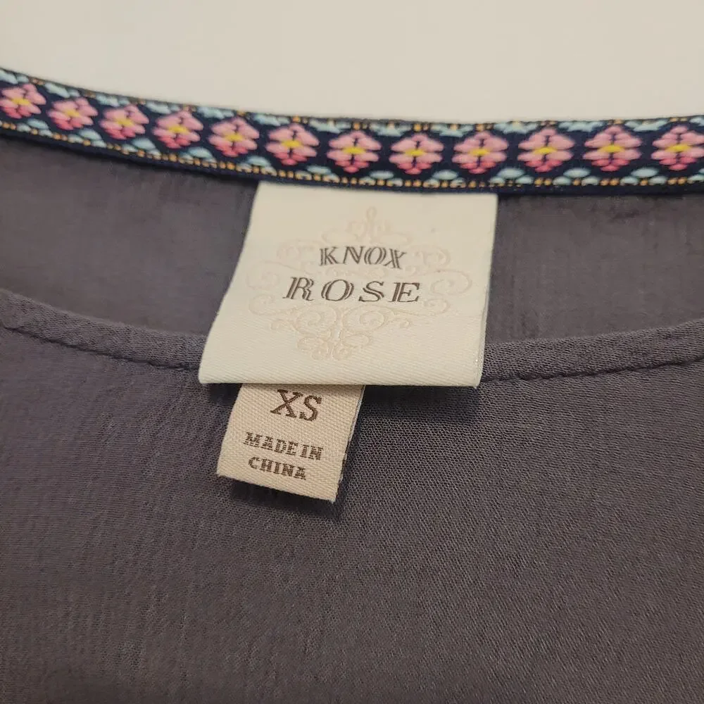 Knox Rose Gray Boho Top Tassel Hem Crochet Trim Gauze Festival XS - Picture 2 of 7